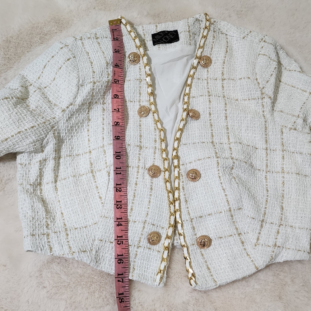Chic White and Gold Plaid Jacket and Jumpsuit Set - Picture 7 of 16